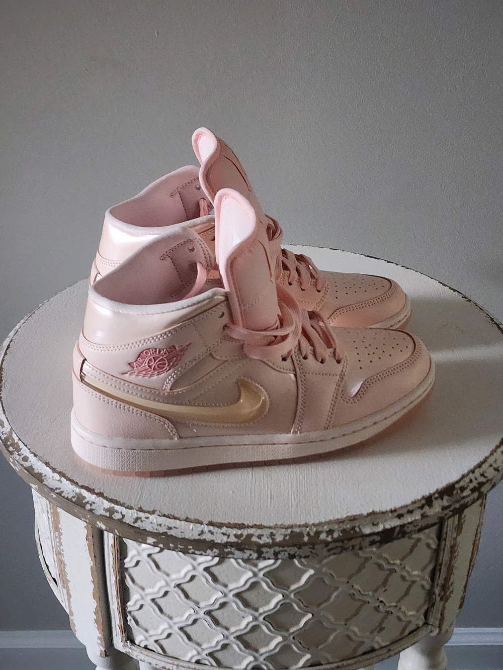 womens Jordan Air Jordan 1 Mid SE